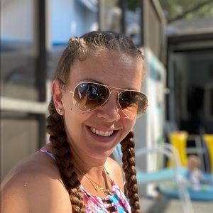 Meet your Posher, Carina